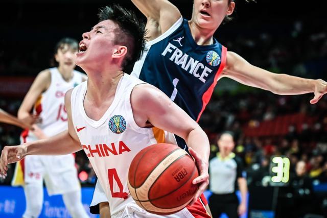 老将沉稳小将不怯场 中国女篮全民皆兵再进四强