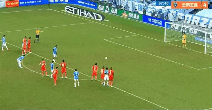 PG电子官方网站-韦斯利节奏助跑，骗过门将打进，新鹏城3-4玉昆